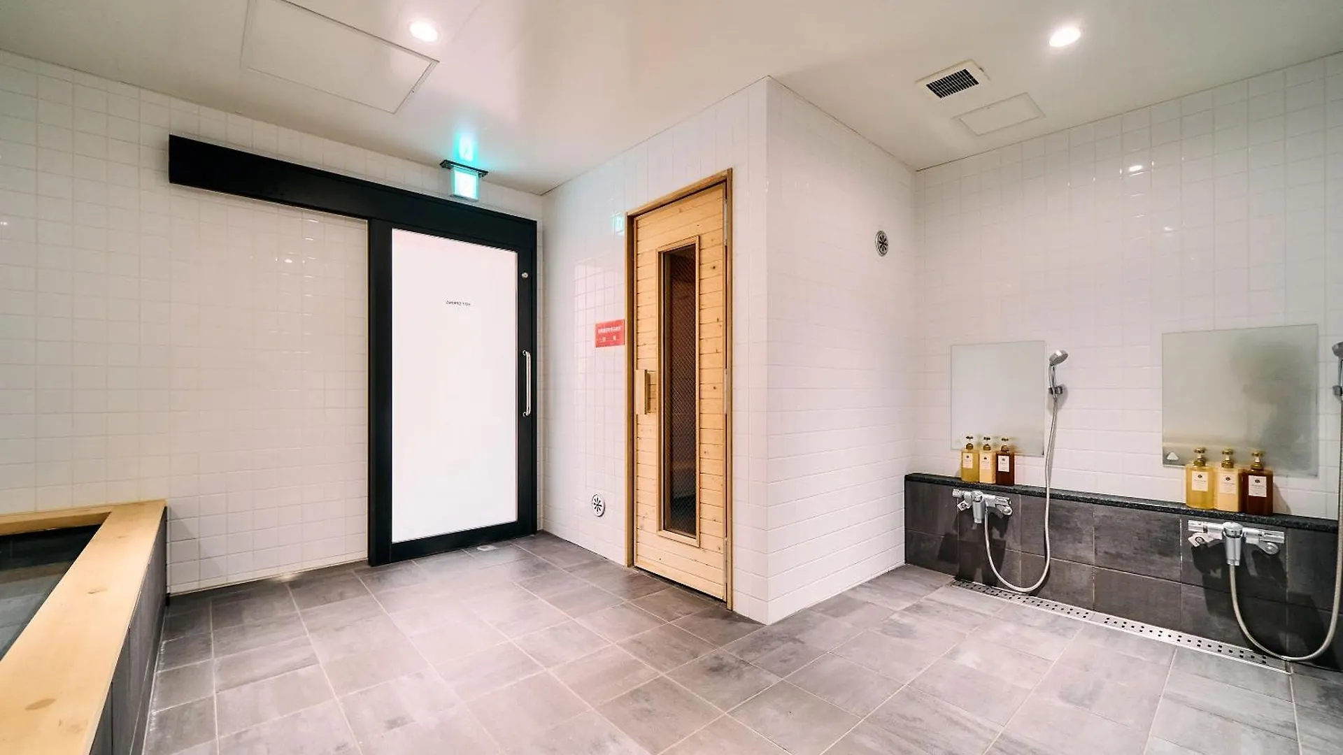 Hotel Plus Hostel Tokyo Asakusa 1